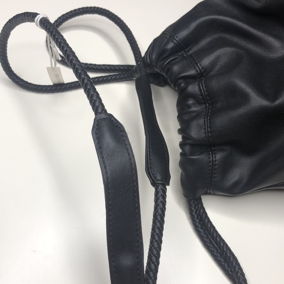 NWT URBAN OUTFITTERS VEGAN LEATHER BLACK LUCE DRAWSTRING SATCHEL BAG - Picture 4 of 9